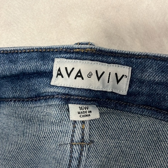 Ava & Viv 16W Straight Leg Jeans Medium Wash High Rise - Picture 6 of 10